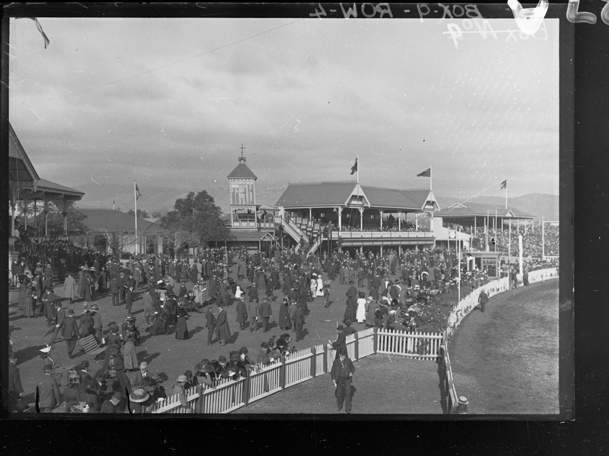 Spectators at the Horse Races. 