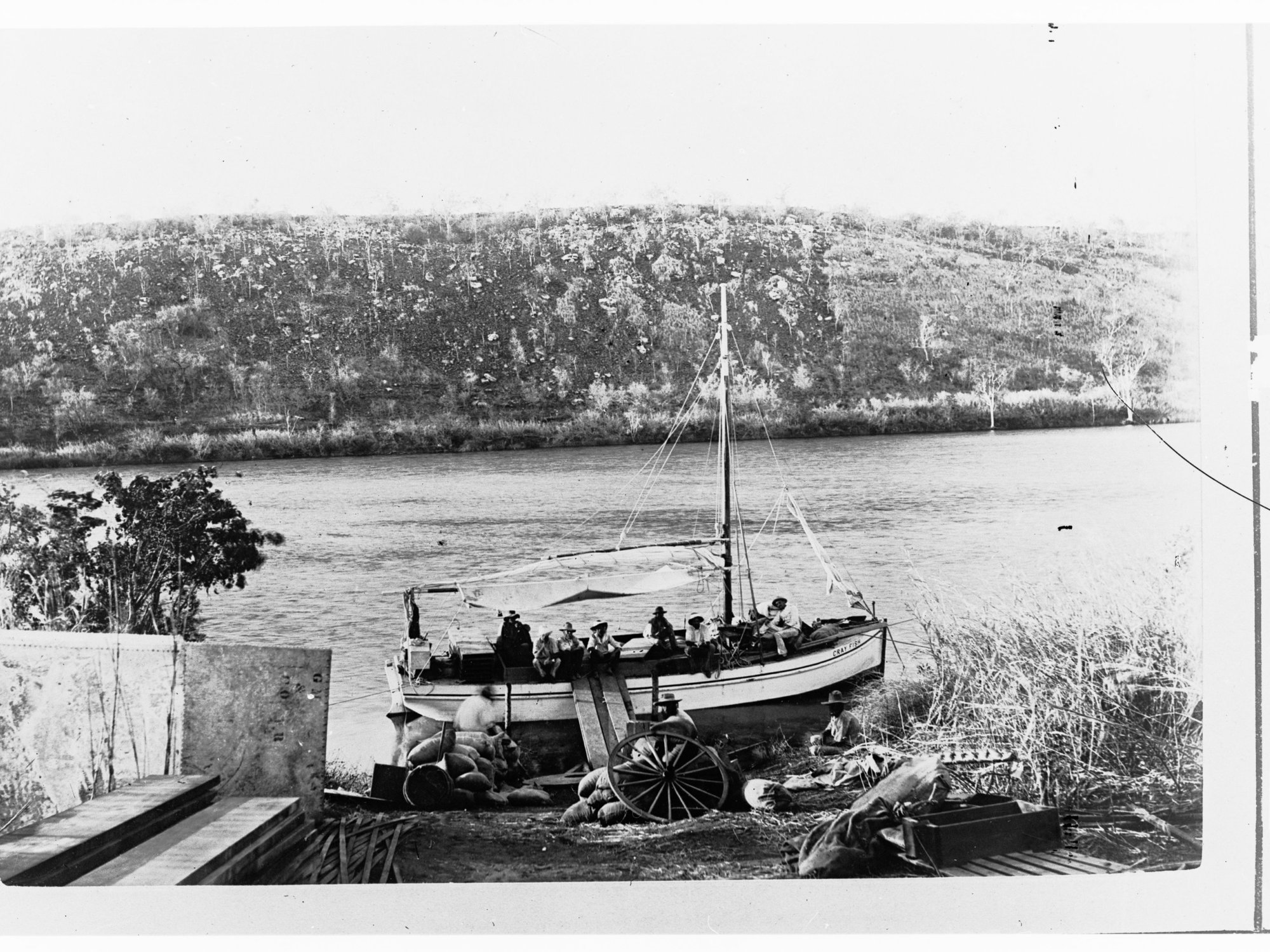 Northern Territory - unloading supplies from boat "Cray Fish" on Victoria River