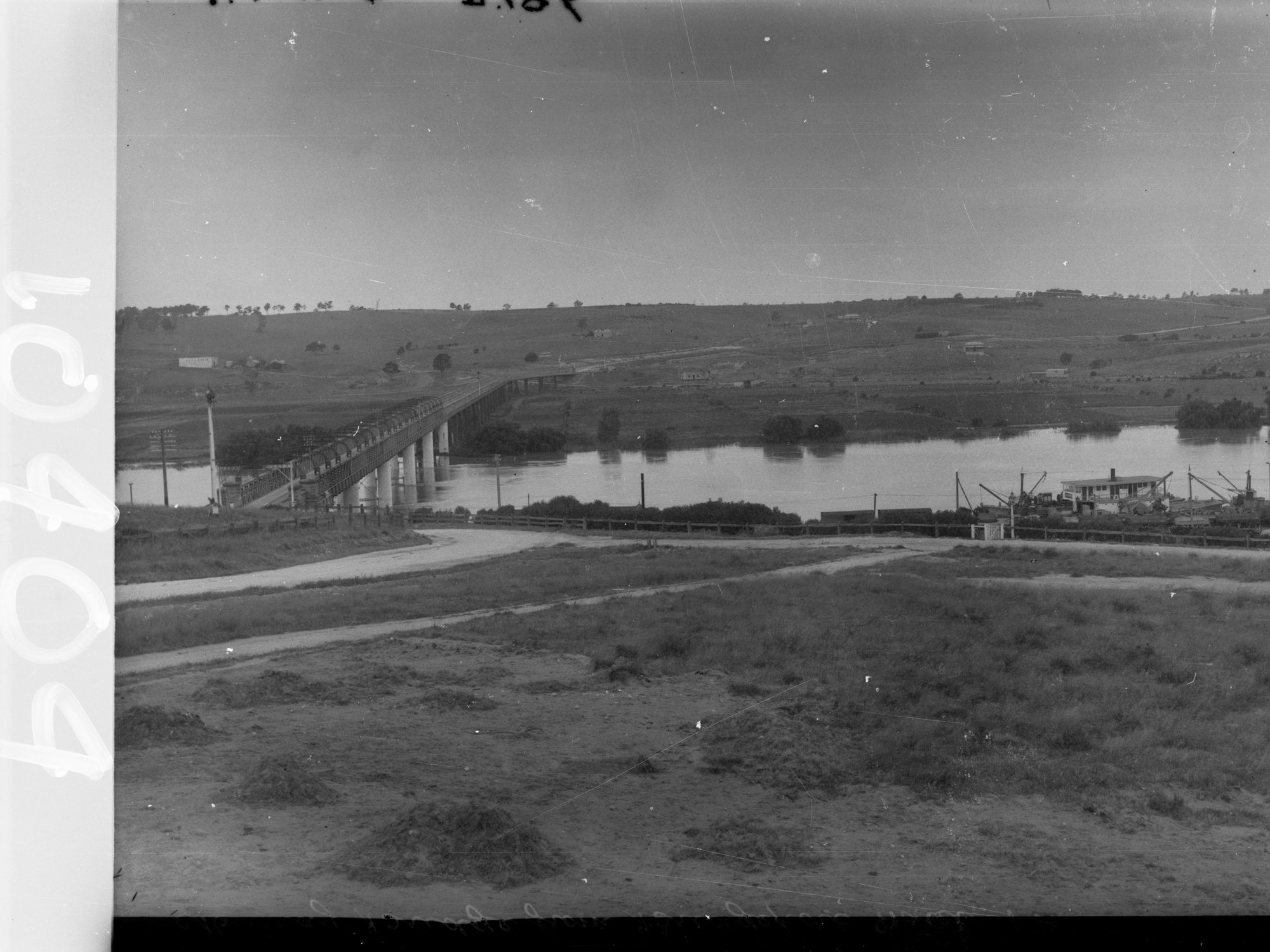 Murray Bridge from Bridgeport Hotel