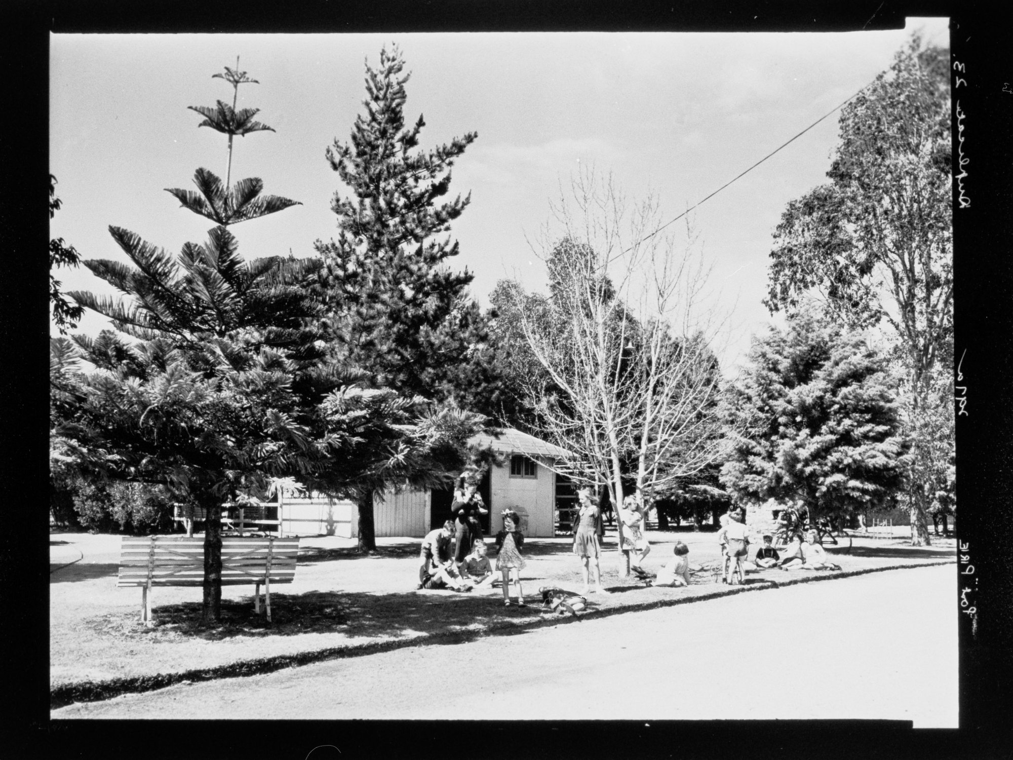 Port Pirie - group of children on grass verge at side of road