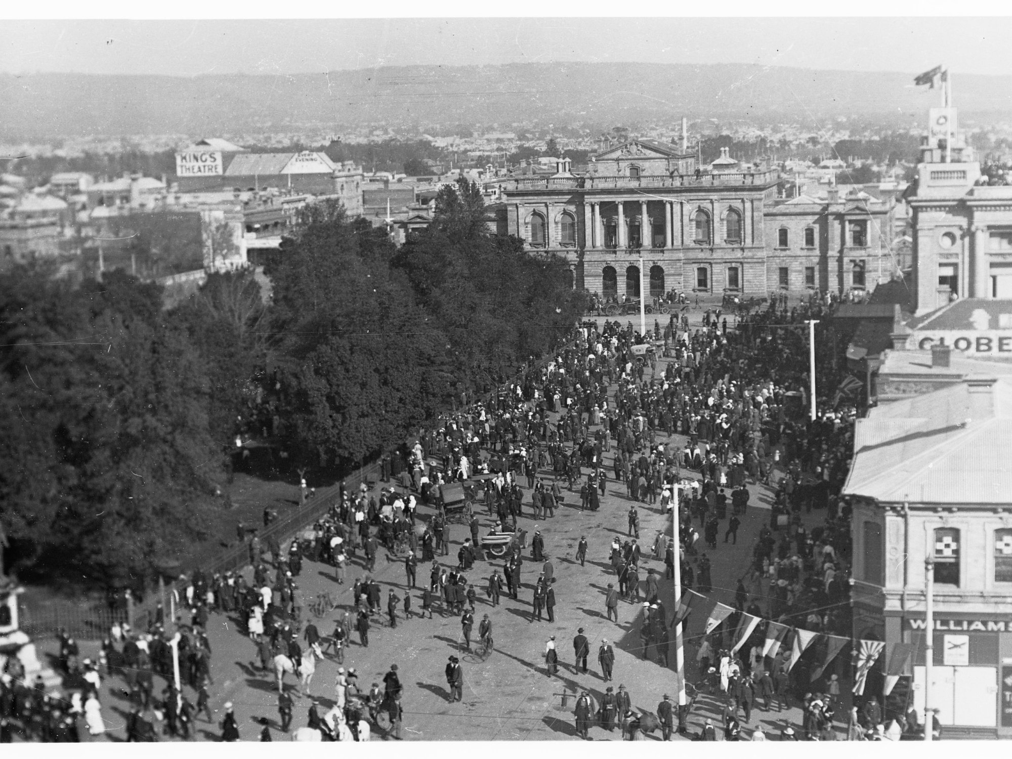 Peace Day Celebrations, Prime Minister Hughes arrival in Adelaide at Victoria Square