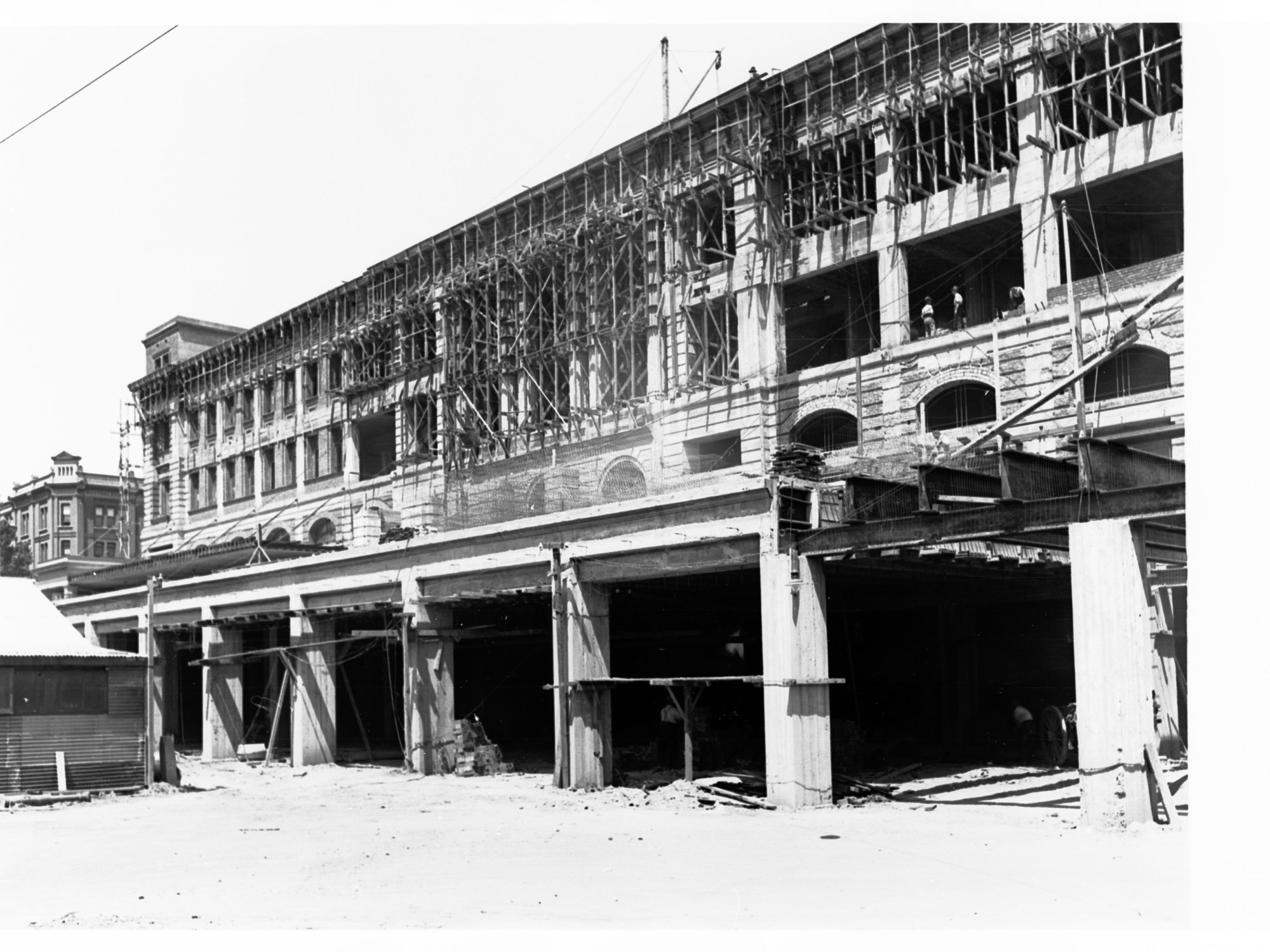 Construction of Adelaide Railway Station