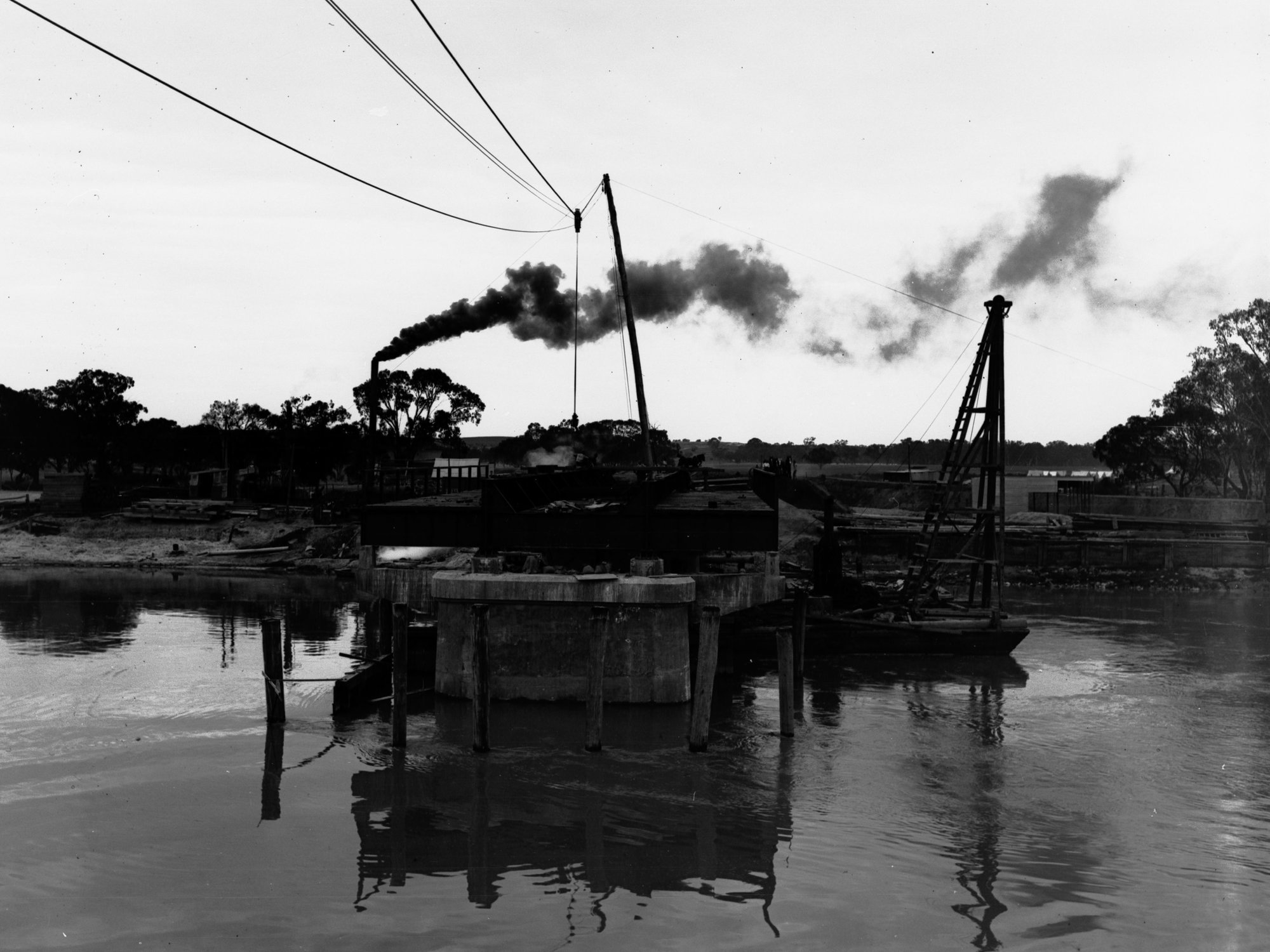 Construction of Paringa Bridge