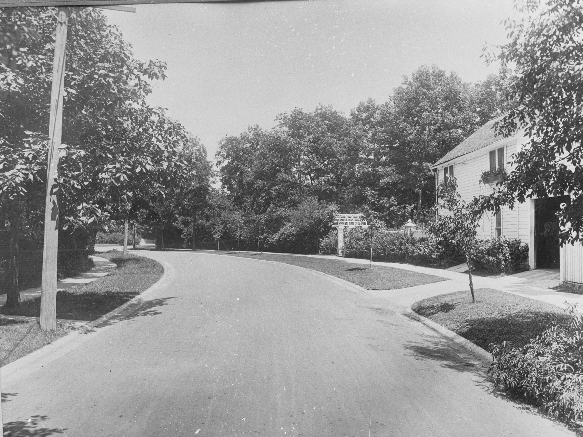 View of housing in USA suburb - Town Planning photos USA