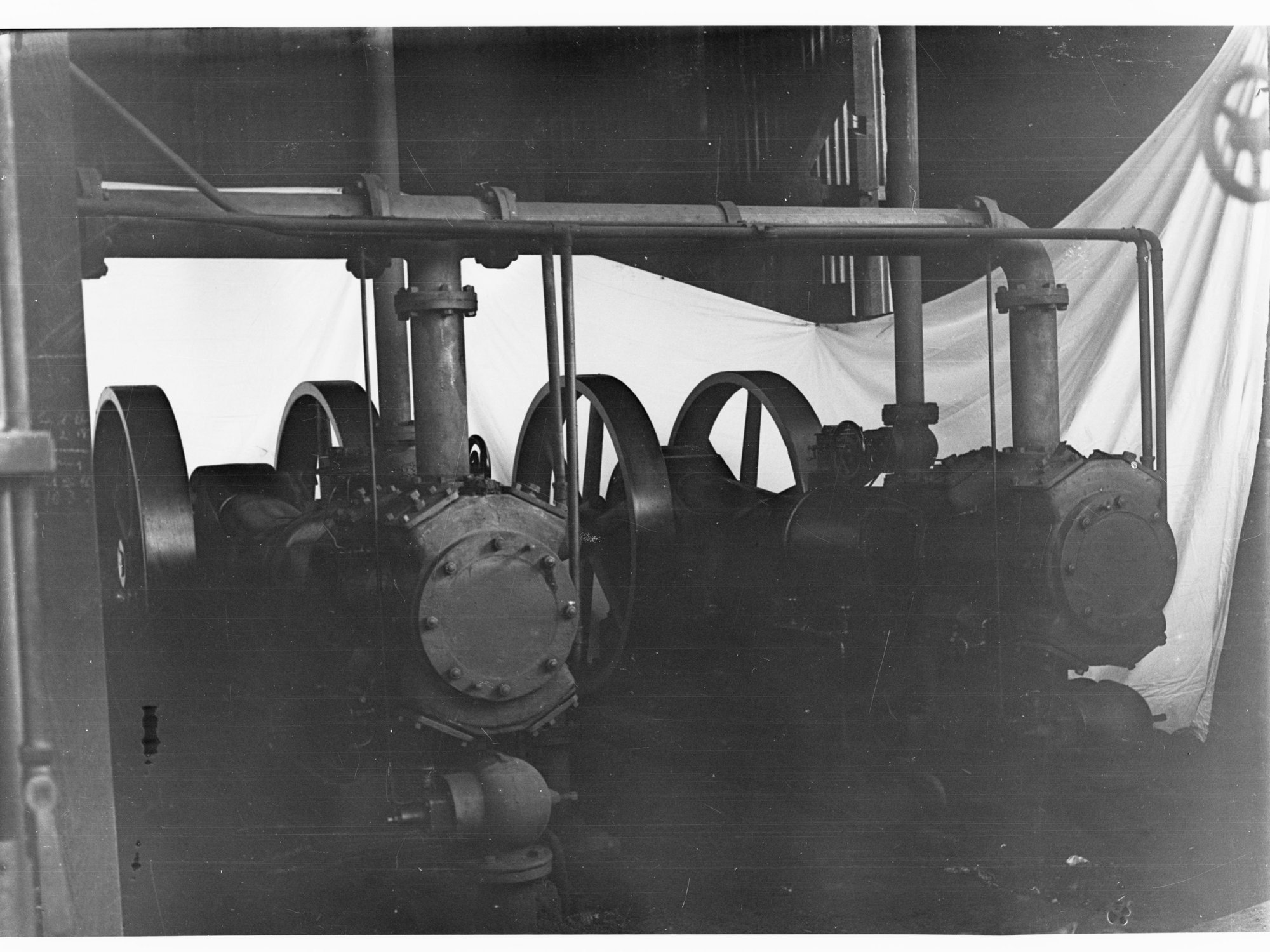 Oil engines at Islington