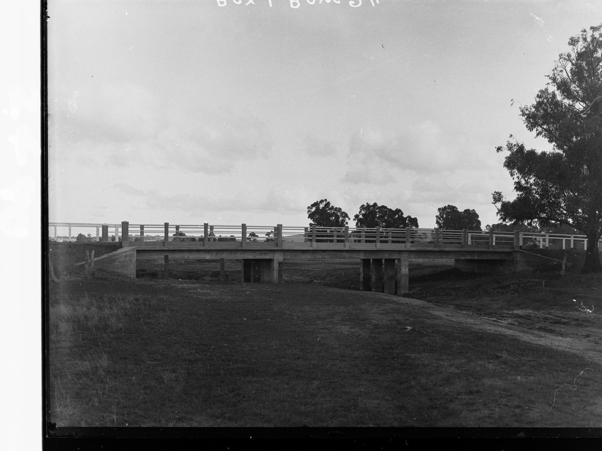 Reinforced concrete bridge over the Gilbert River, near Saddleworth