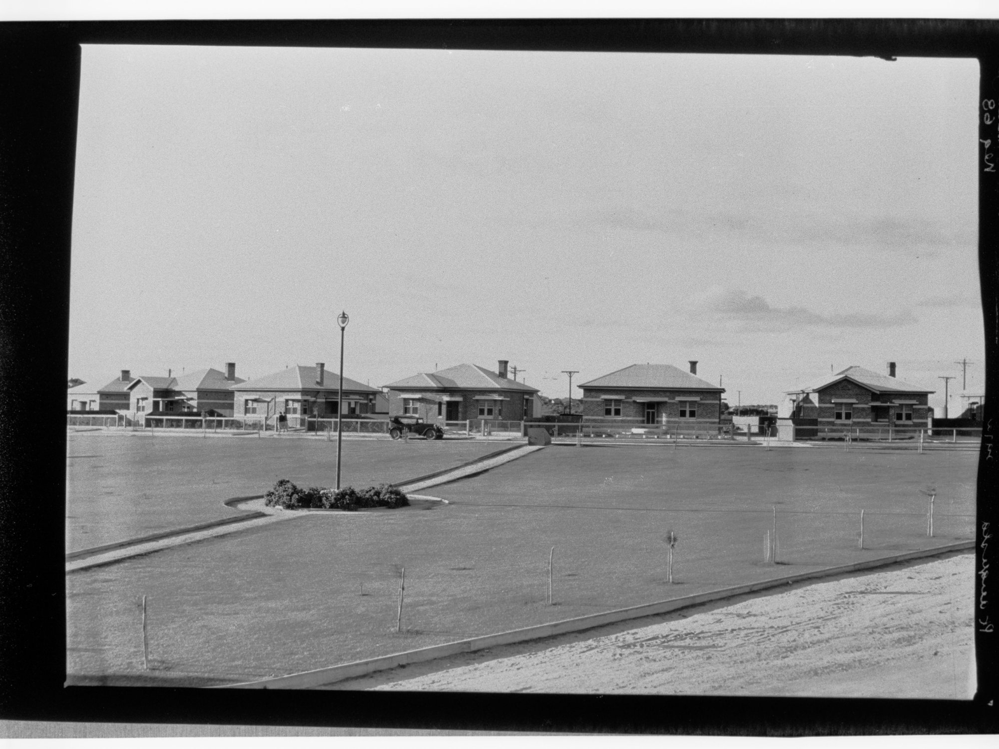Port Augusta - looking across park to row of houses