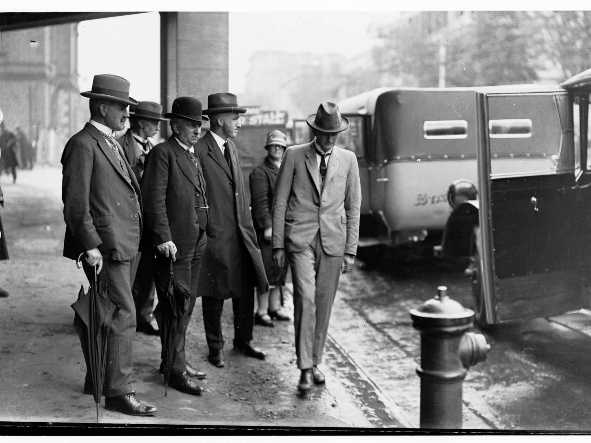 Victorian tourist party at Adelaide Railway Station