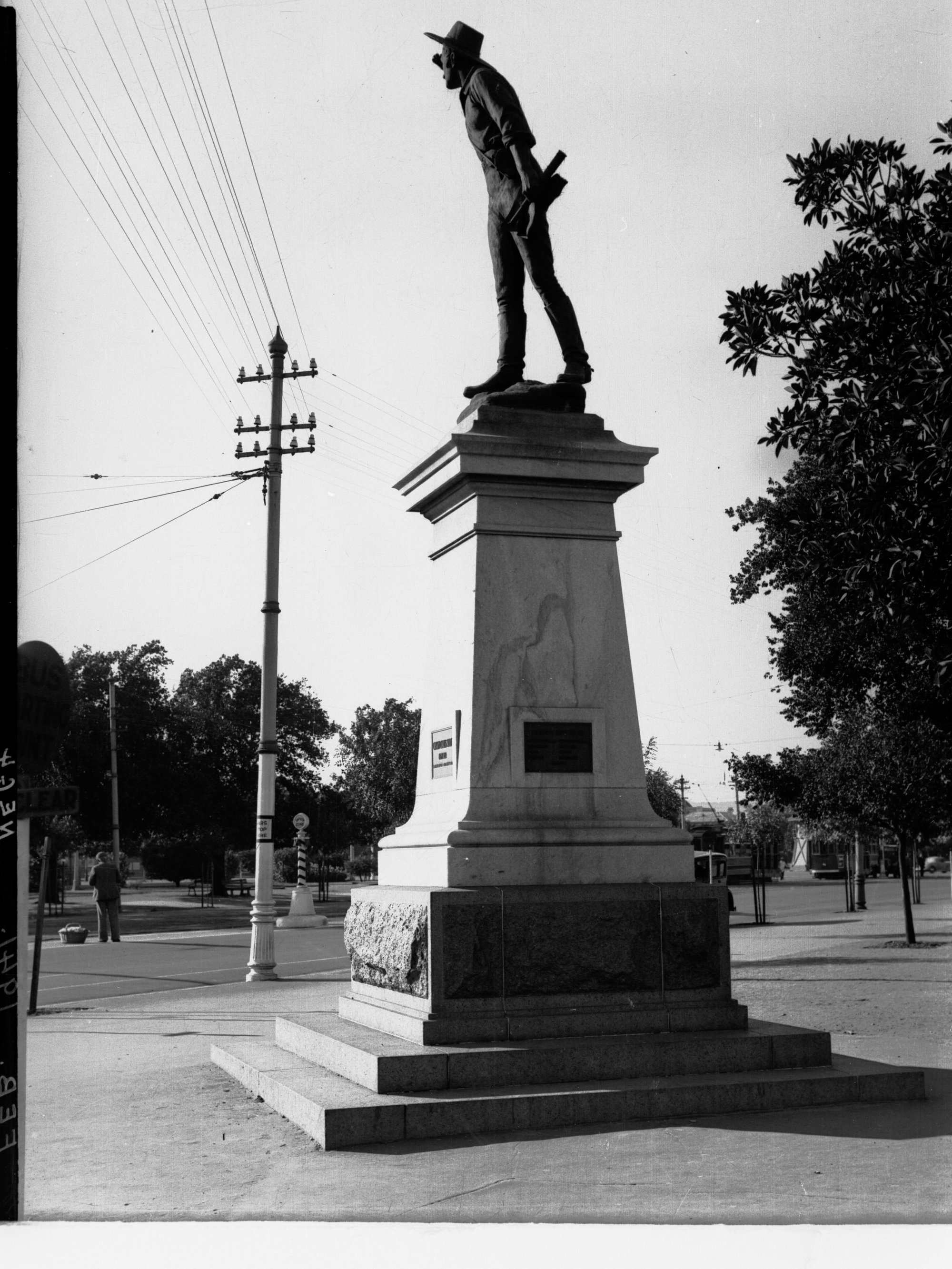 Statue of Captain Sturt