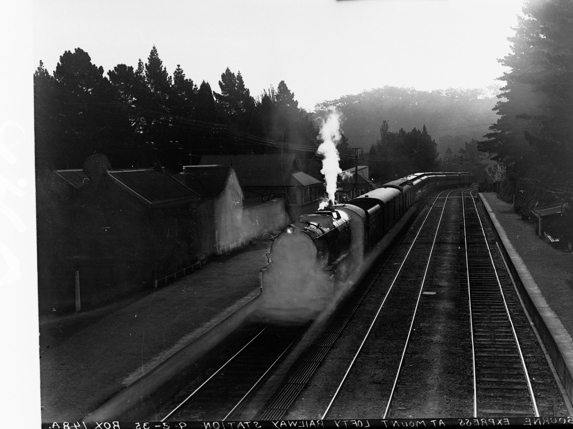Melbourne express at Mount Lofty Railway Station