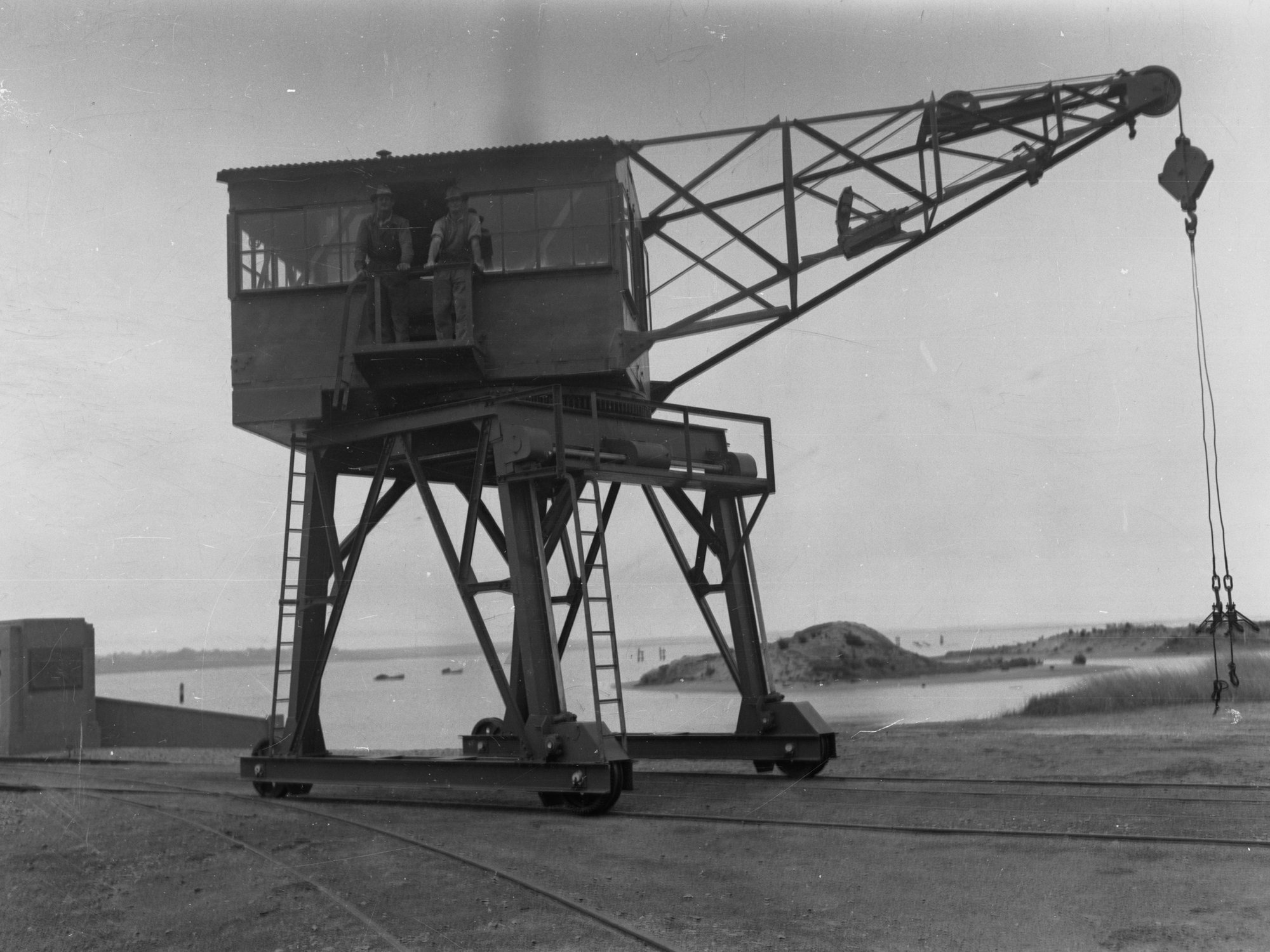 Goolwa Barrage showing crane