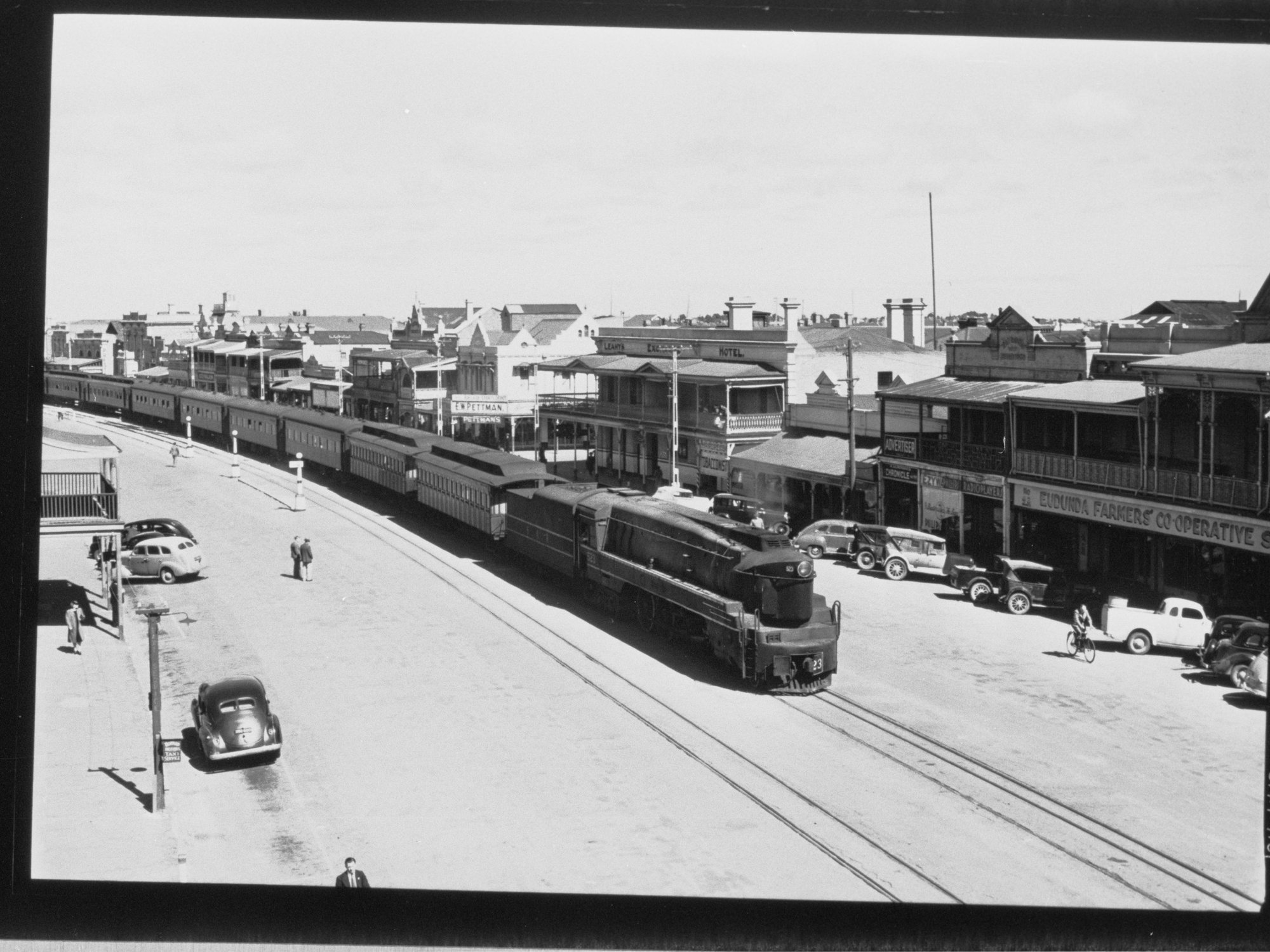 Port Pirie - train coming into town