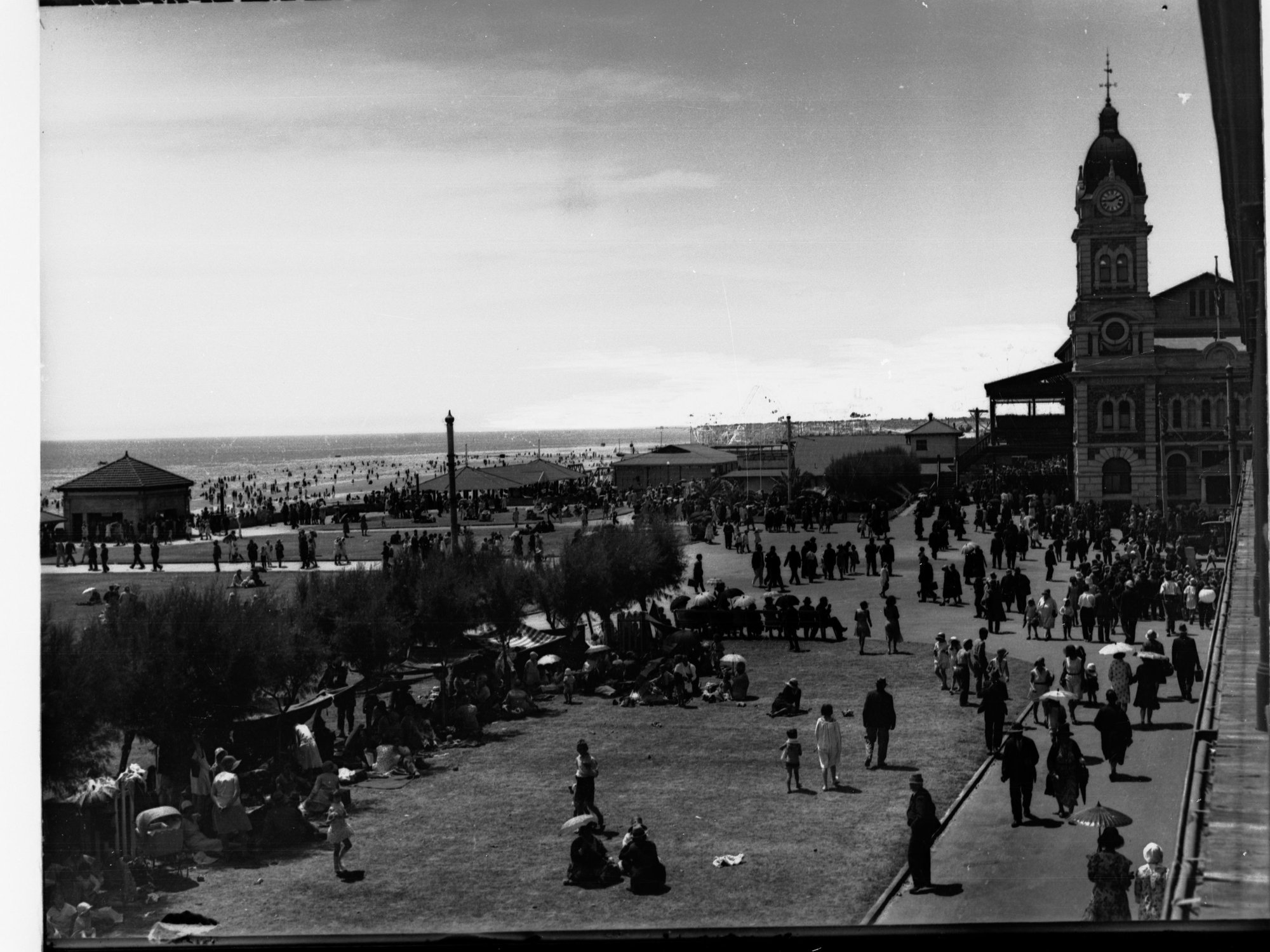 Glenelg Showing Clock Tower and Crowds of People