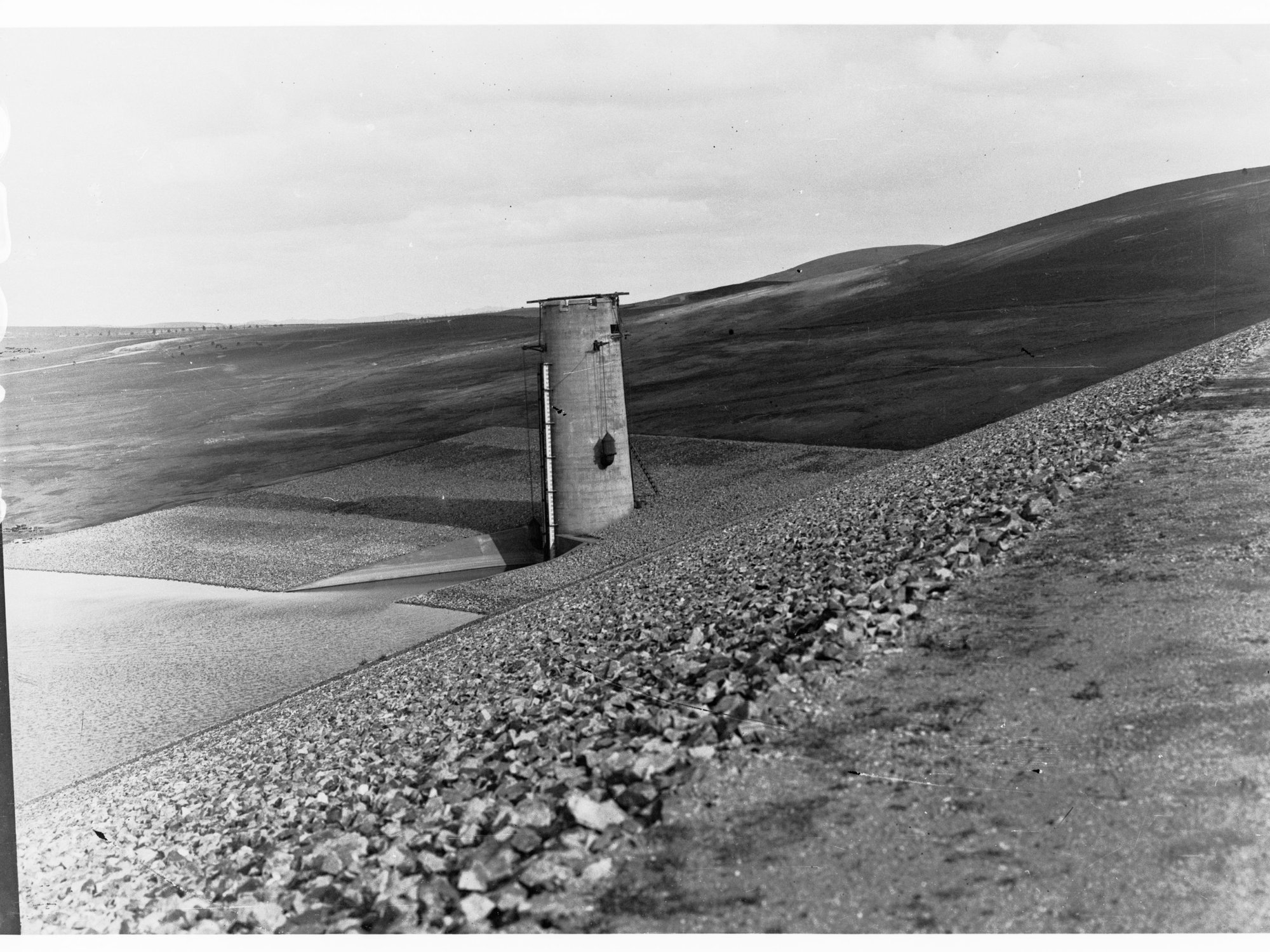 Bundaleer Reservoir - outlet tower - MISSING FROM ACCESSION NUMBER CATALOGUE