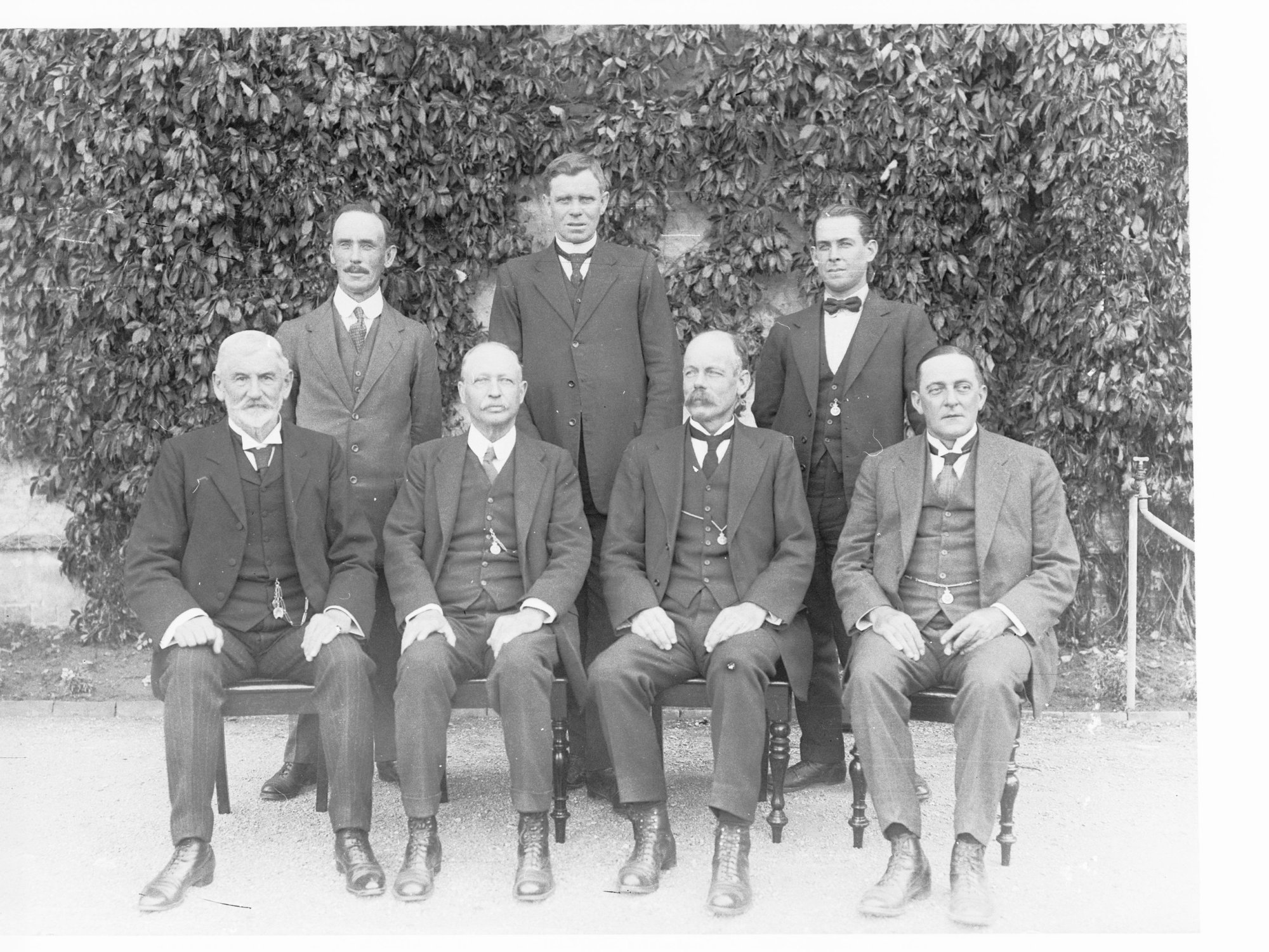 Third Railways Standing Committee (P Reidy, J Gunn, A von Doussa, W Hague, J Jelley, A Robinson)