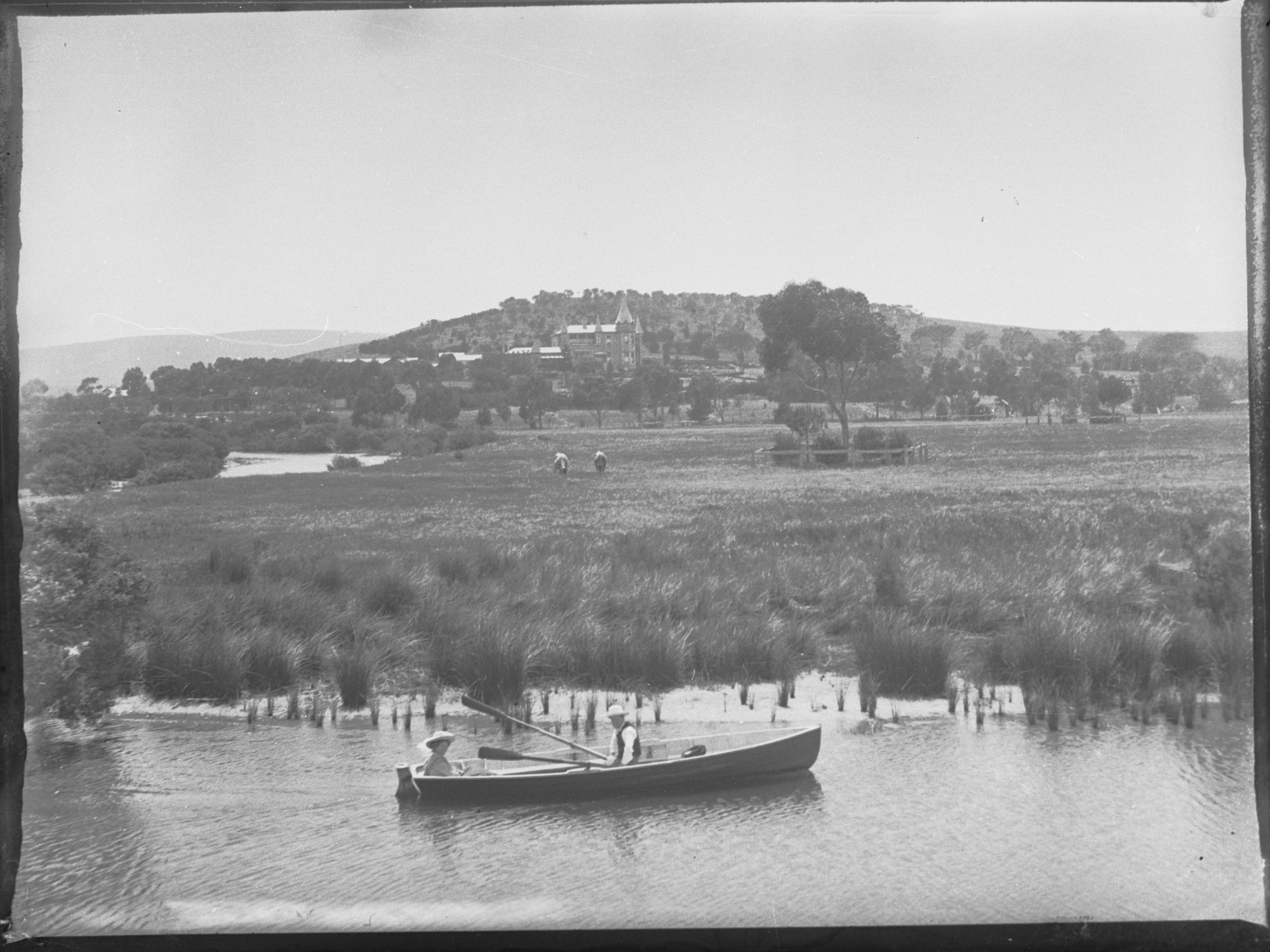 Victor Harbor with Hindmarsh river in foreground