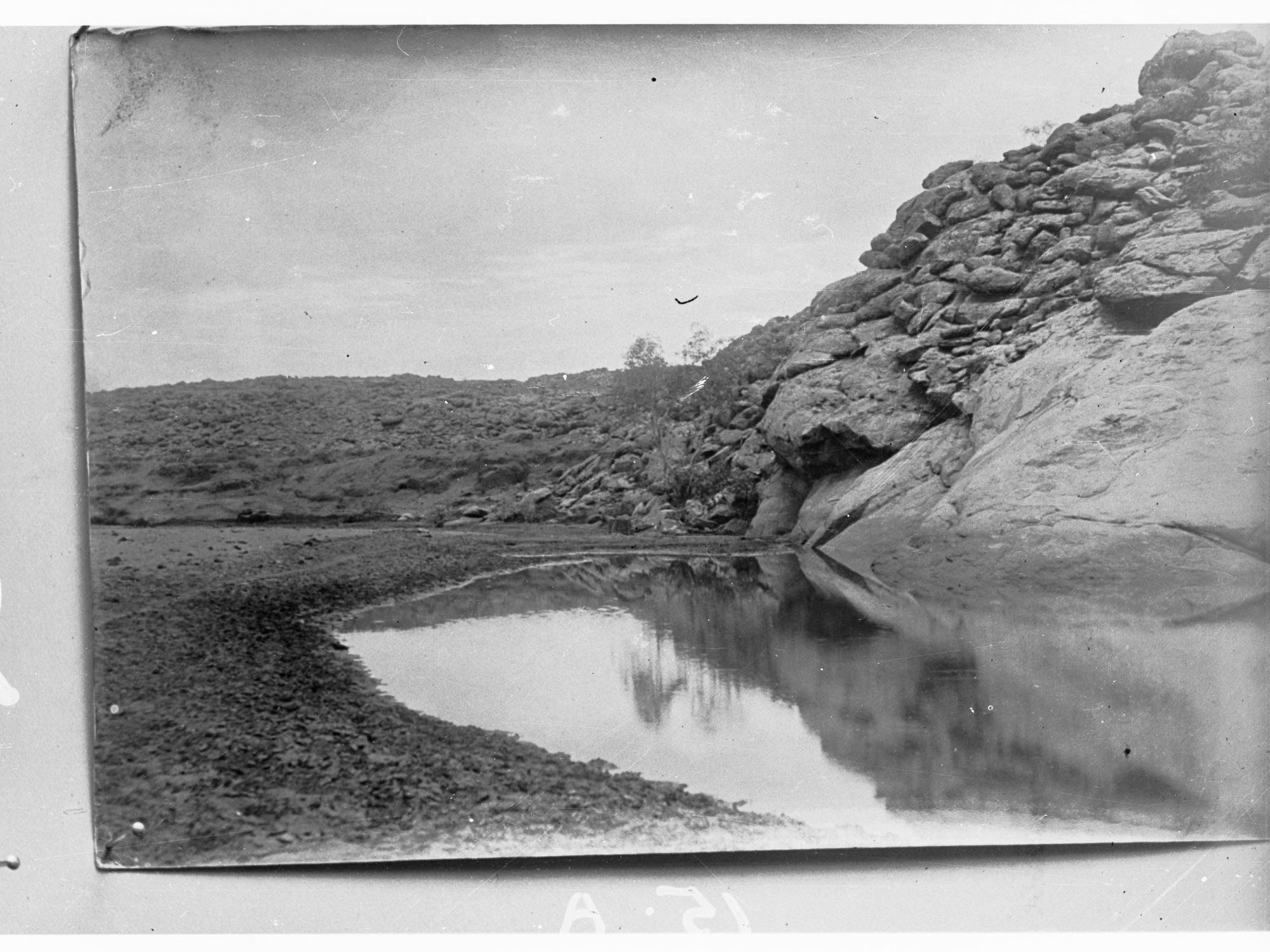 Northern Territory - view of river and rocky cliffs