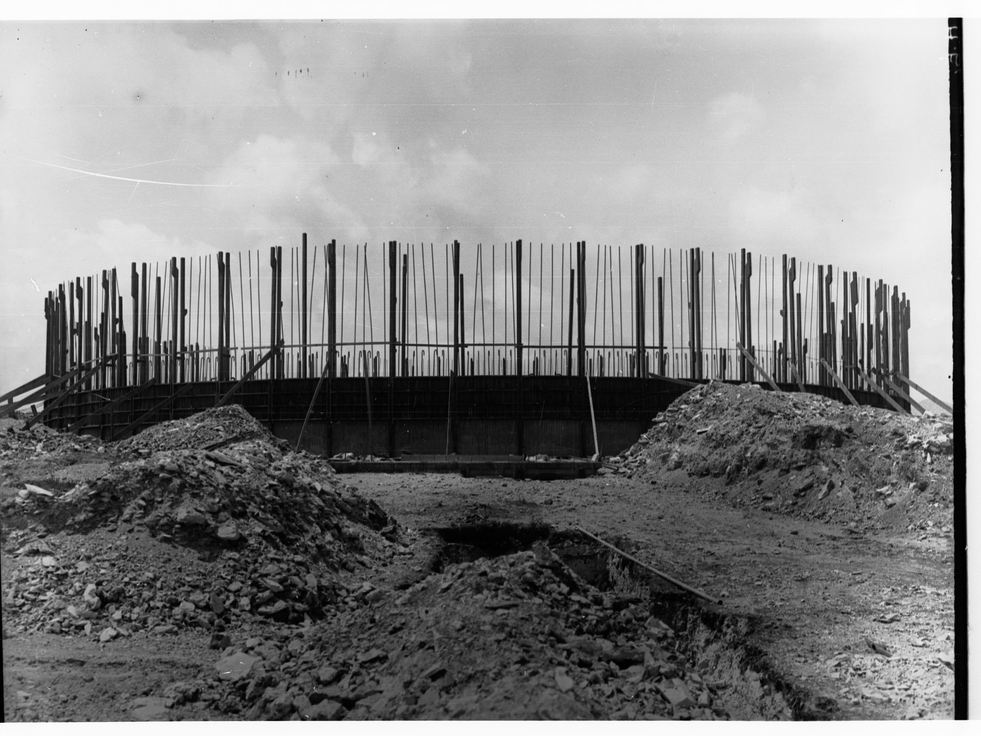 Forming and reinforcement, Darlington Reservoir