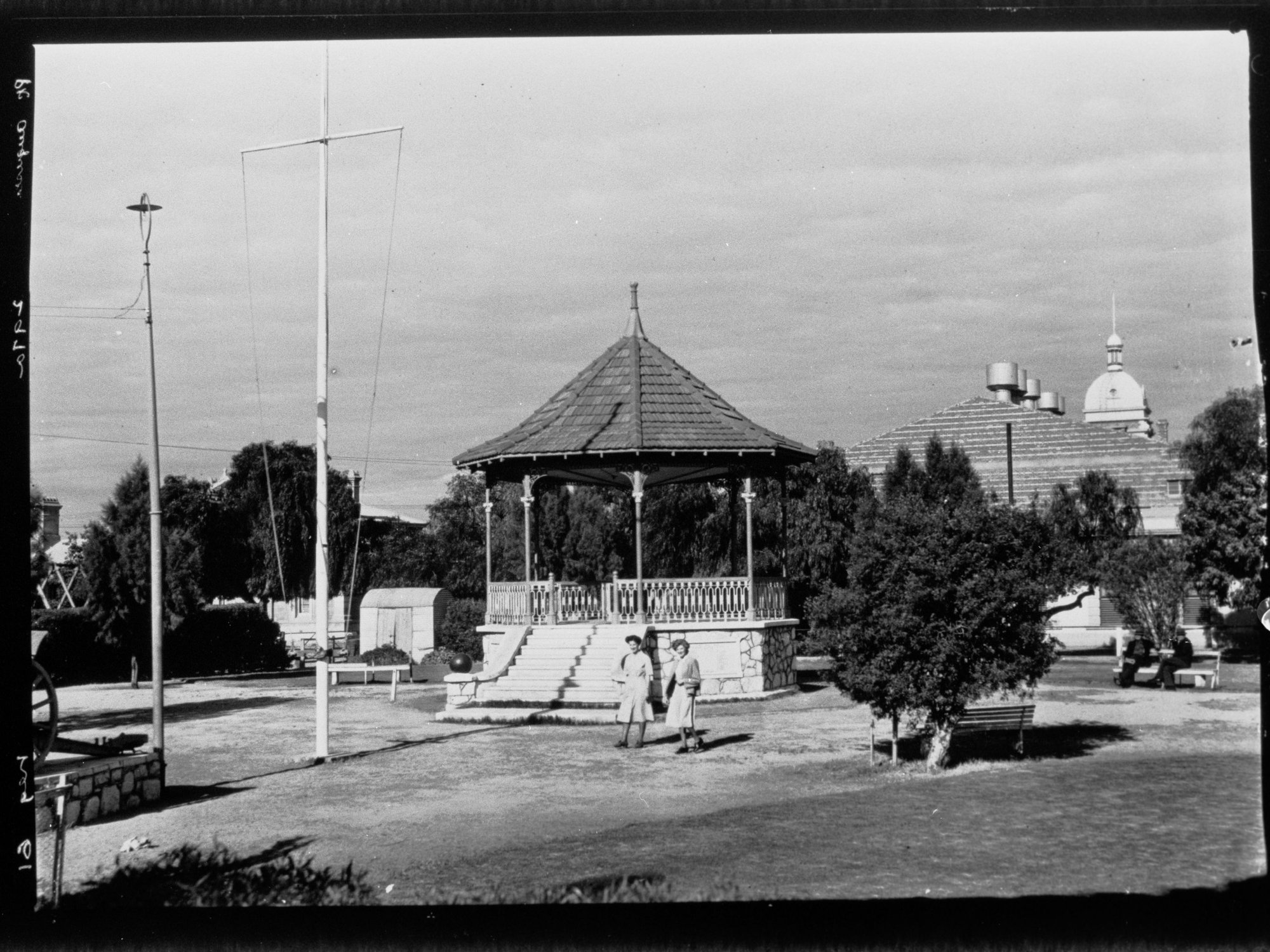 Port Augusta - rotunda in park