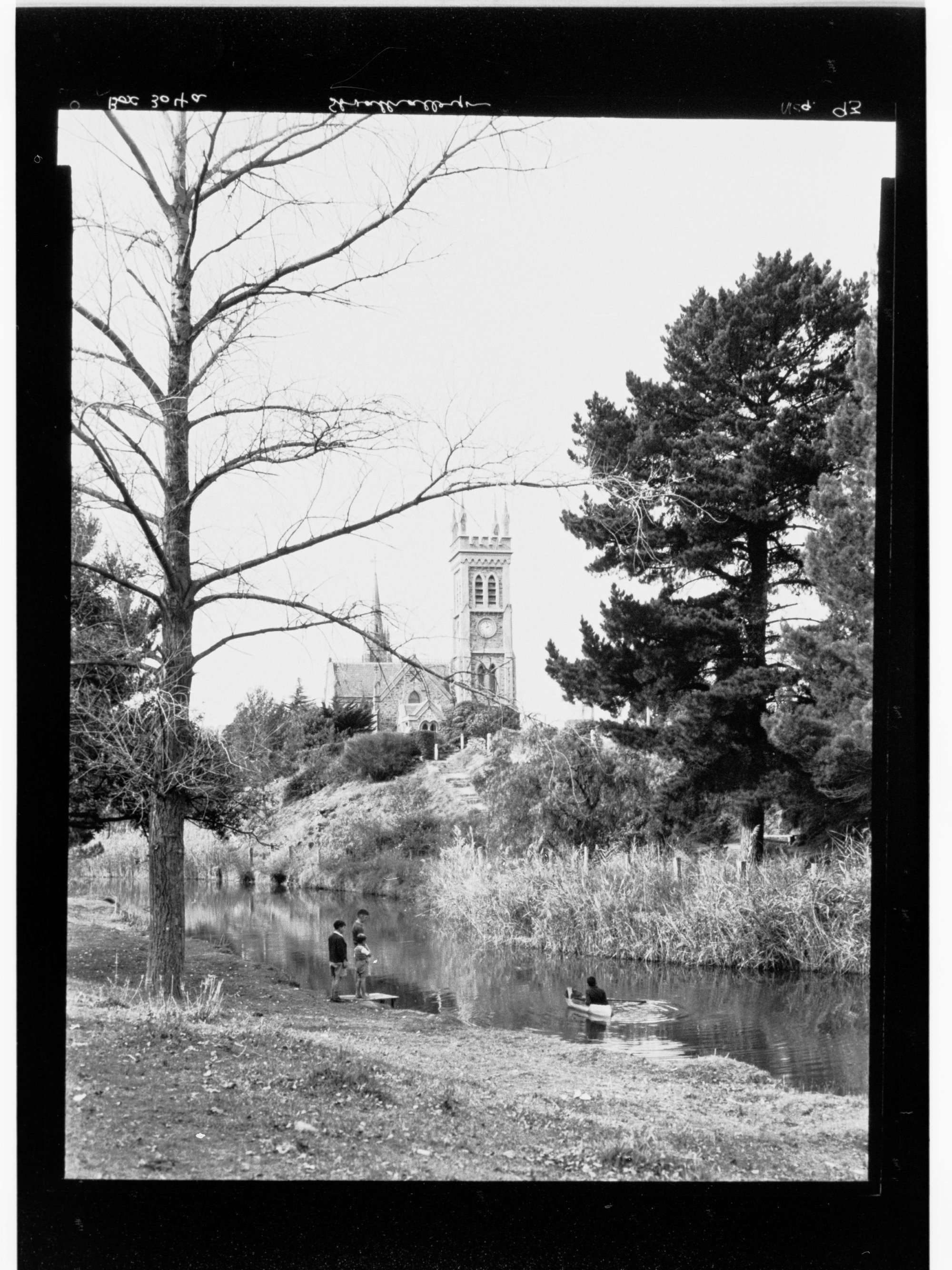 Strathalbyn - church across river.