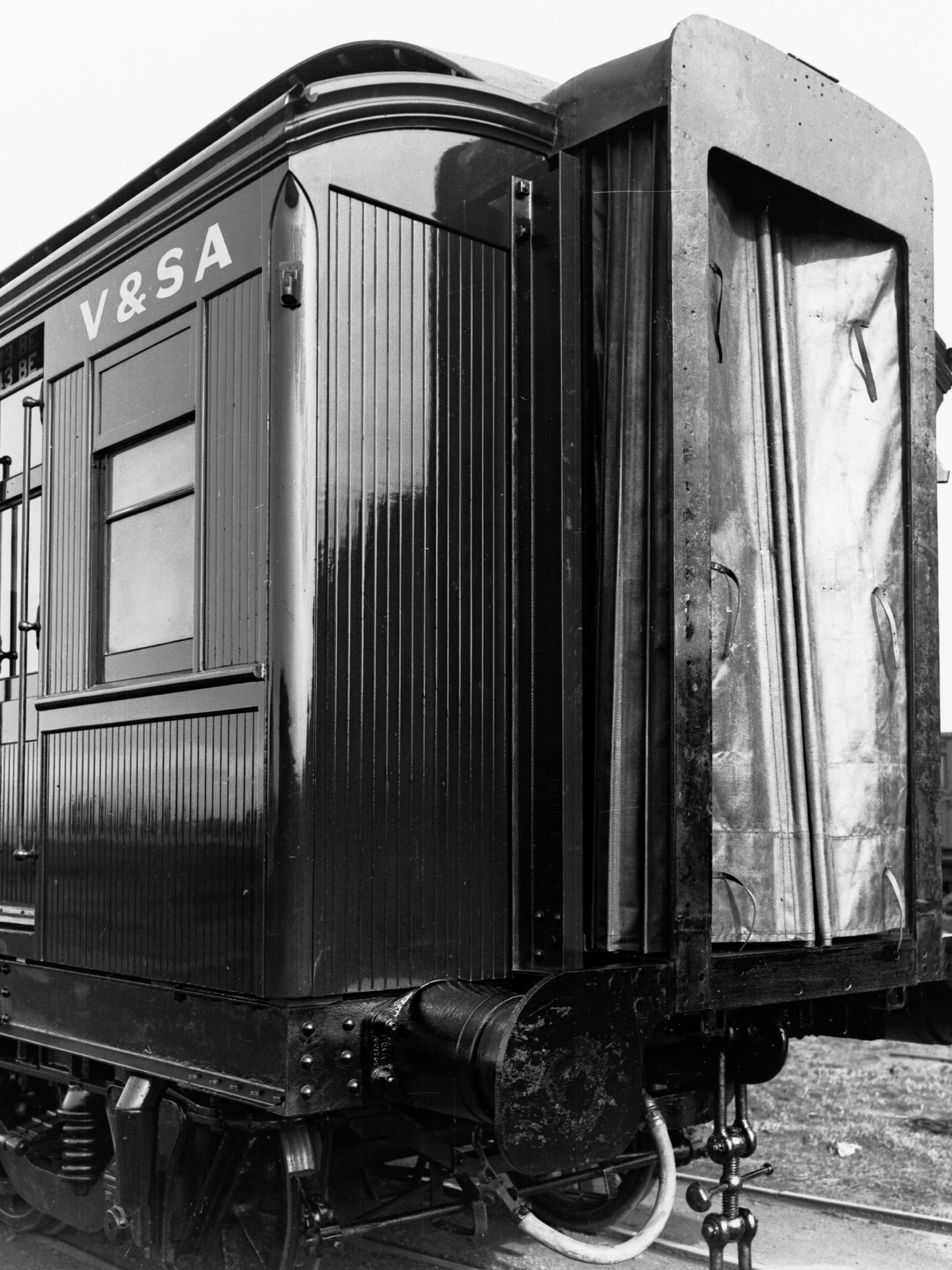 Carriage 43 BE at Islington