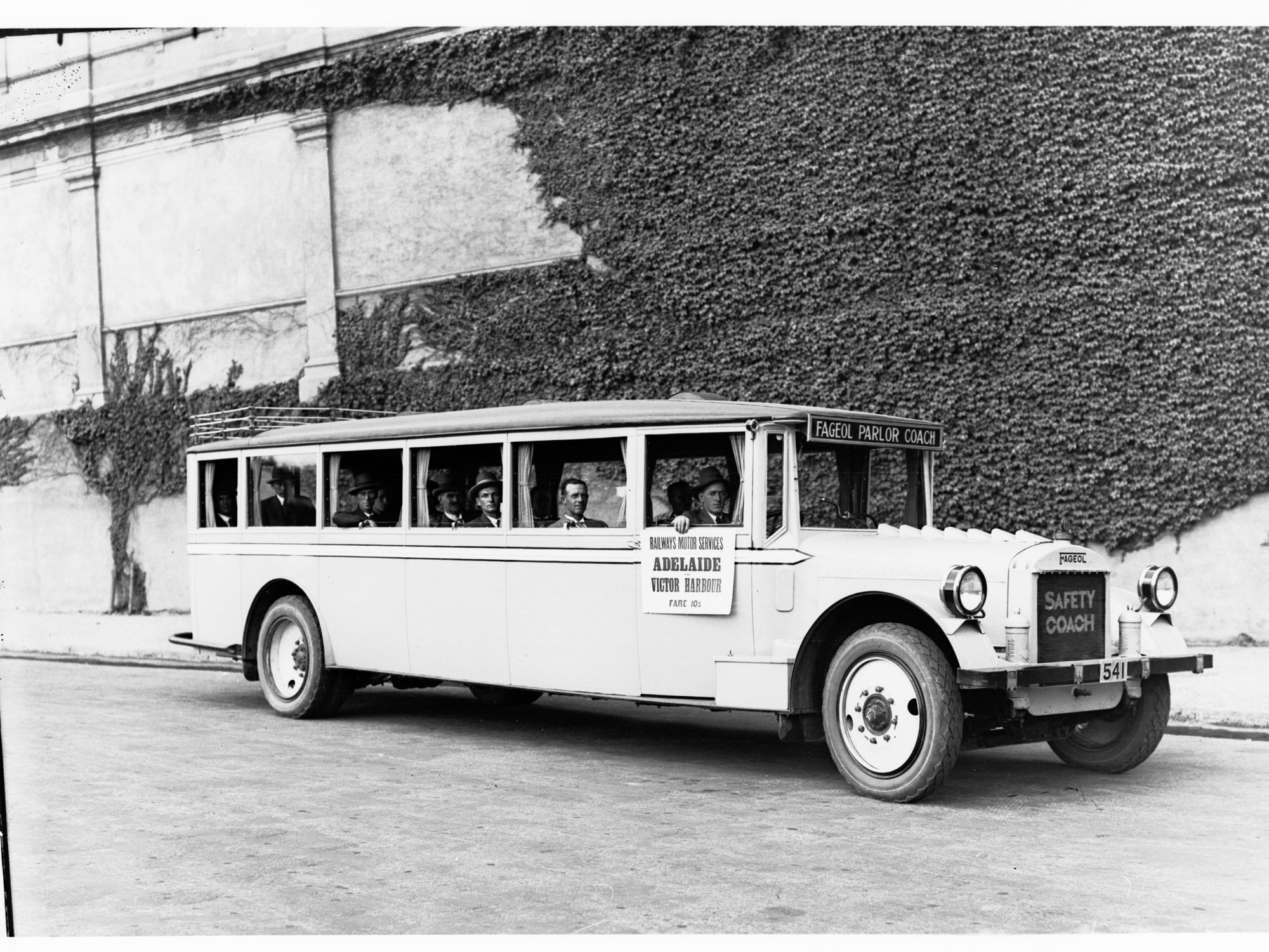Adelaide to Victor Harbor railway bus