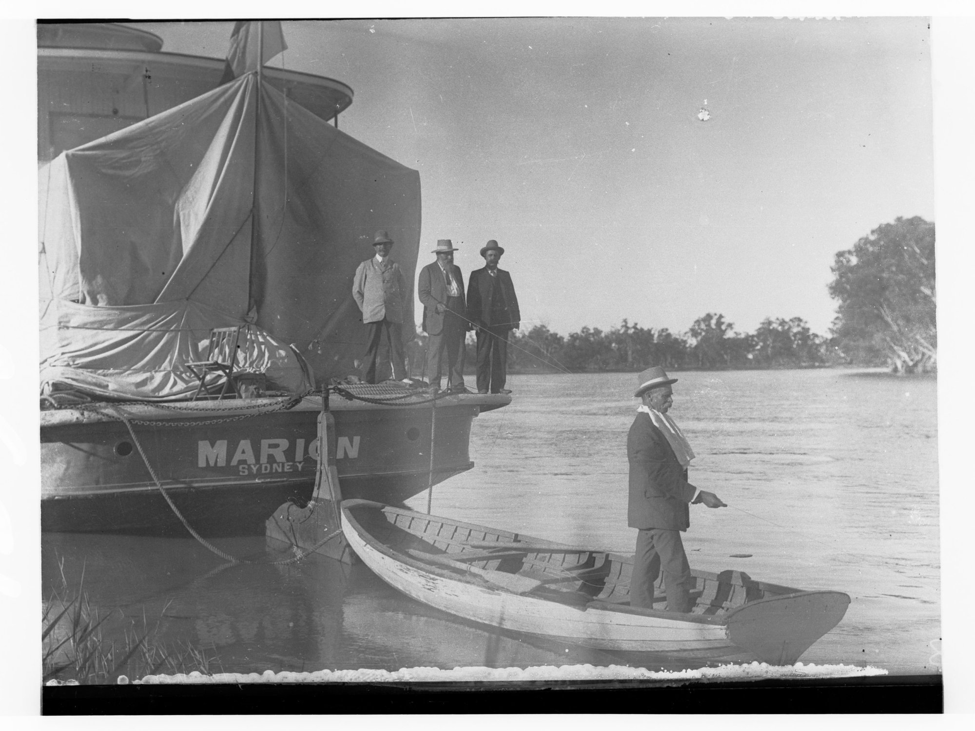 Paddlesteamer the Marion at Berri Landing - Members of Parliament Tour of River Murray