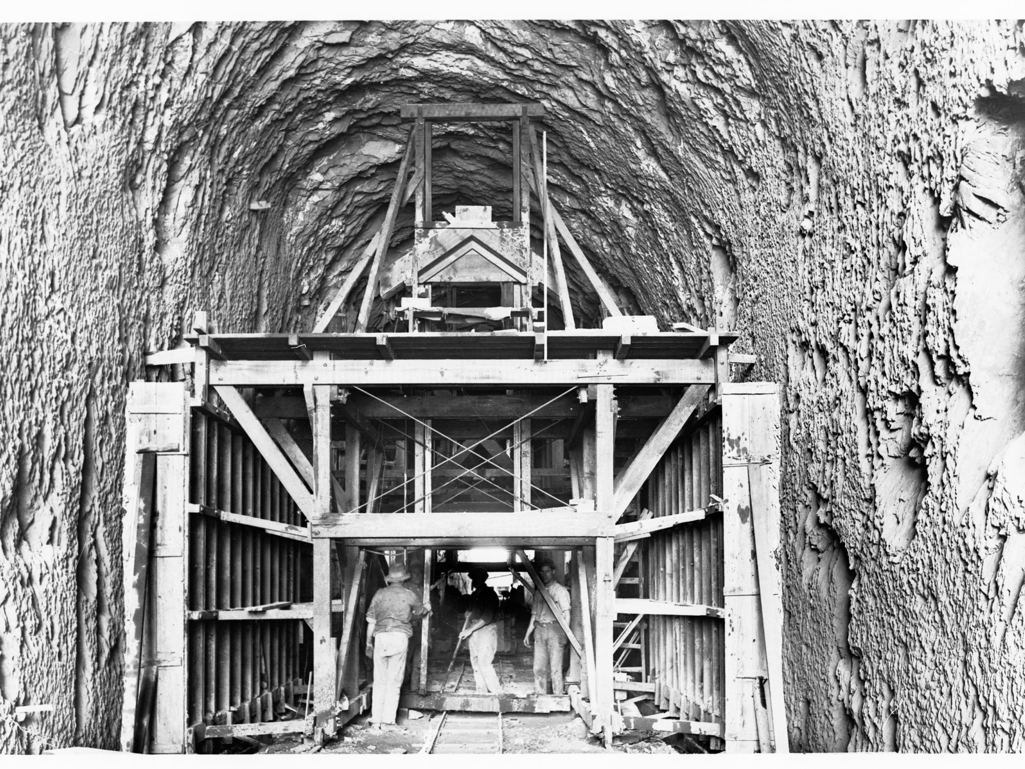 Construction of the new Eden Hills tunnel