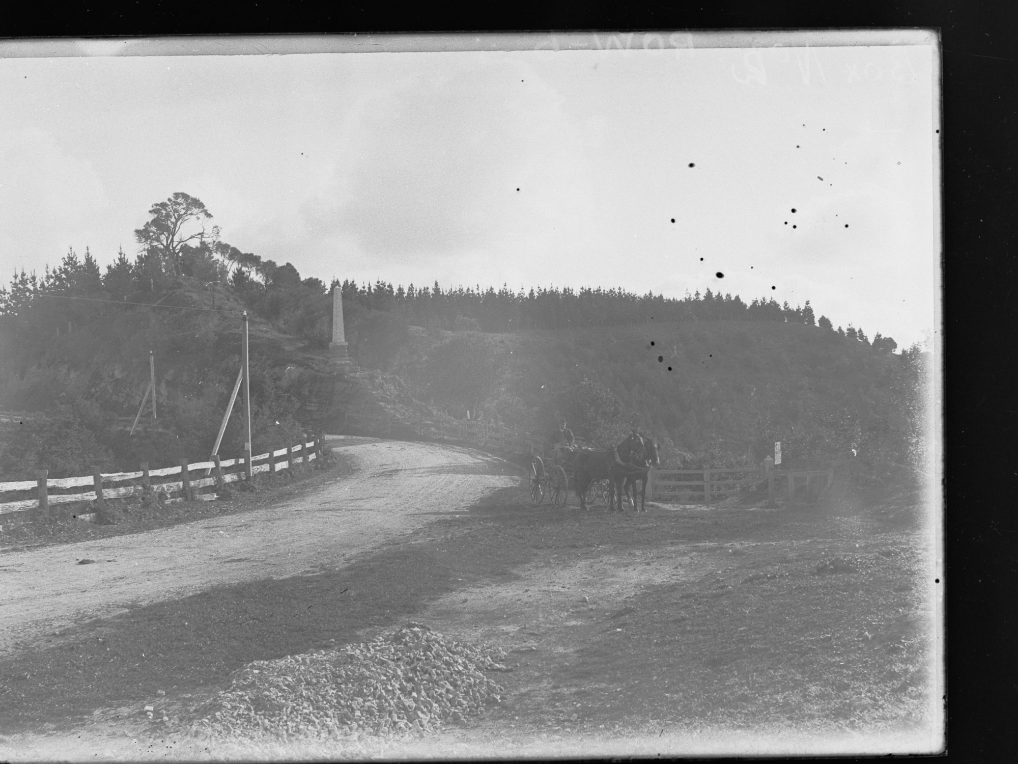Gordon's Leap monument, Bay Road, Mount Gambier, Horse and buggy on side of road