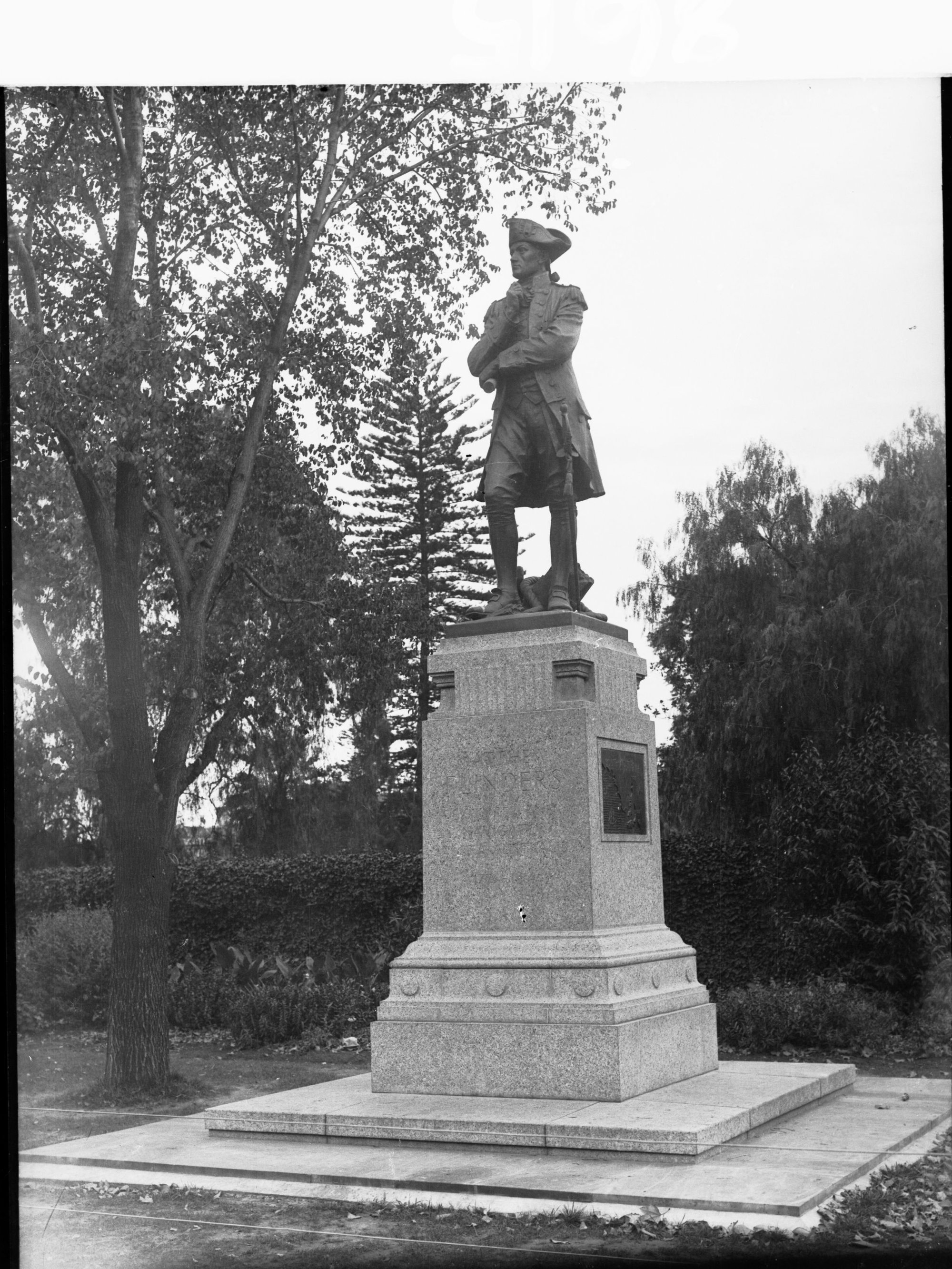 Statue of Matthew Flinders