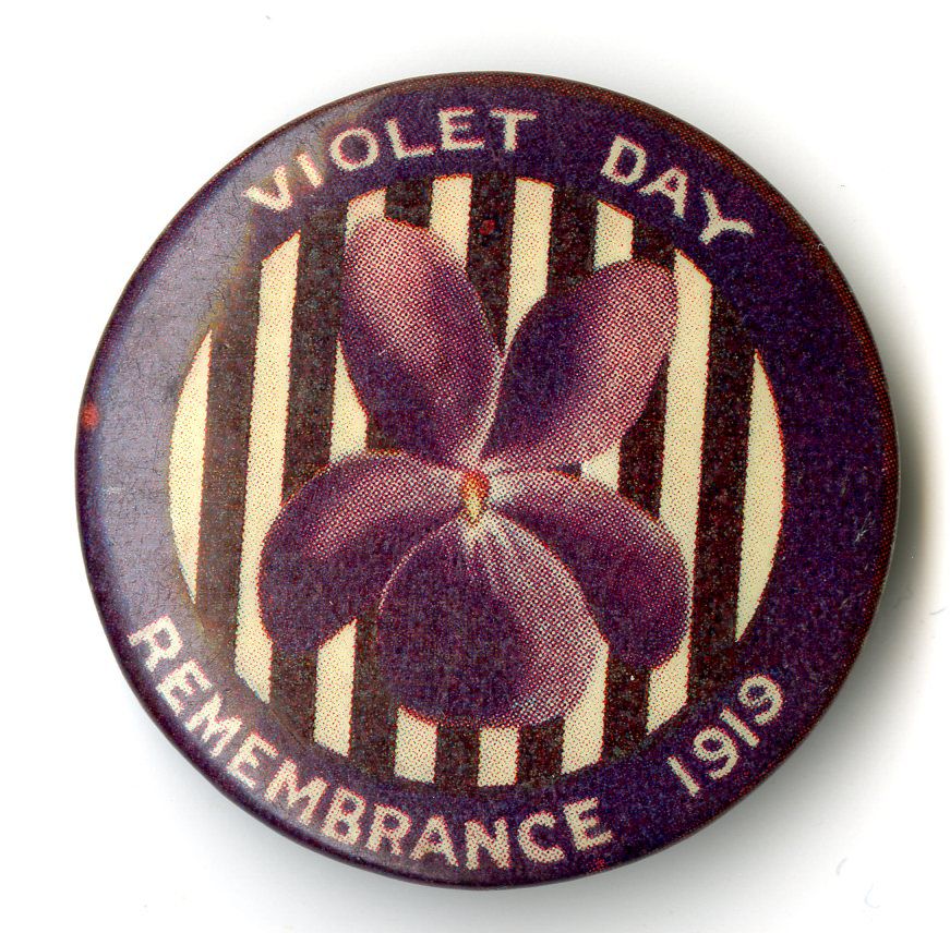 Violet Day Badge - Remembrance 1919