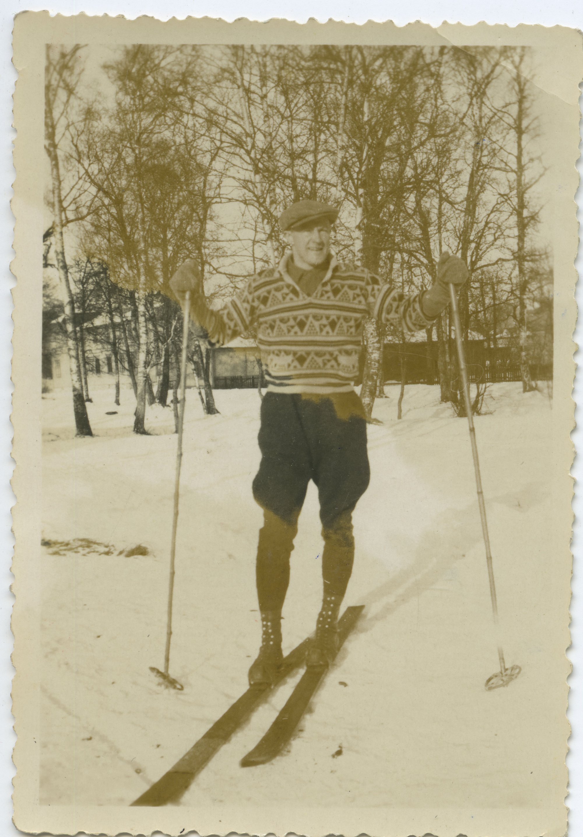 Elis Karlson, skiing