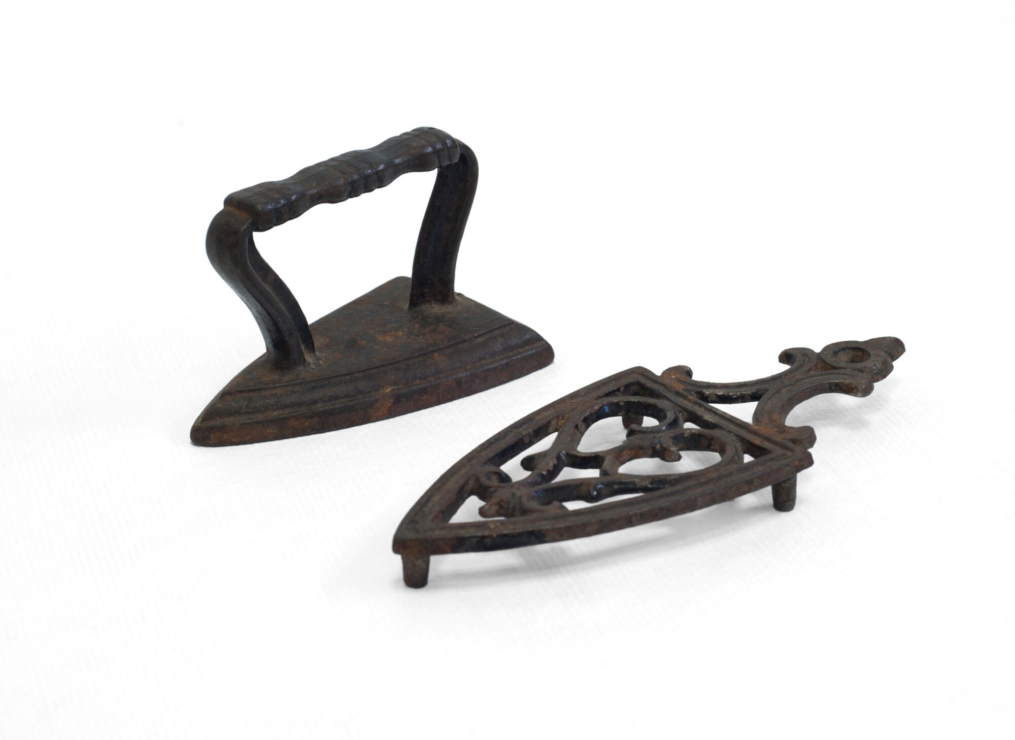 CHILD'S IRON AND TRIVET