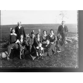 Family gathering on J M Hudd's farm at Bletchley, near Strathalbyn 1916