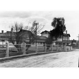 Gladstone Railway Station