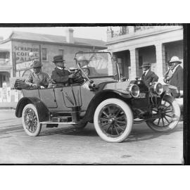 Dr Douglas Mawson arriving in South Australia