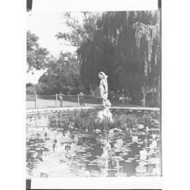 Botanic Gardens Pond and Statue