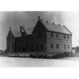 Public School on Currie Street