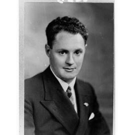 Portrait of unidentified gentleman