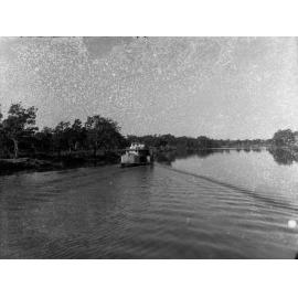 Paddlesteamer Marion on River Murray near Swan Reach