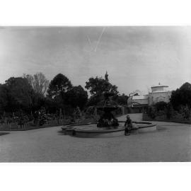 Botanic Gardens fountain
