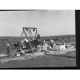 Concrete mixer at Mypolonga with Murray River in right background.  1913
