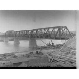 Locomotive on Murray Bridge