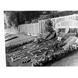 Apple display, Flower Day