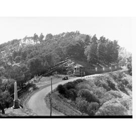 Gordons Monument and Memorial Drive at Mount Gambier