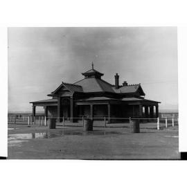 Outer Harbour Tea Rooms Exterior