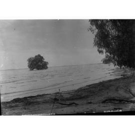 Lake Victoria - Parliamentary Tour of River Murray