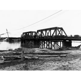Construction of Paringa Bridge