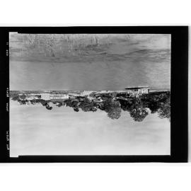 Swan Reach - ferry on River Murray