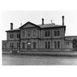 Administrative Building Islington